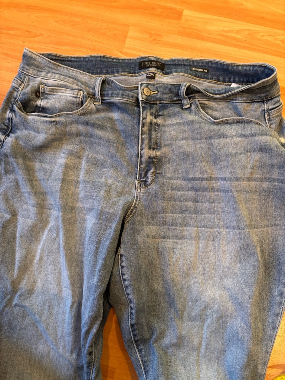 Judy Blue Boyfriend Fit Light Wash Jeans - Picture 6 of 8